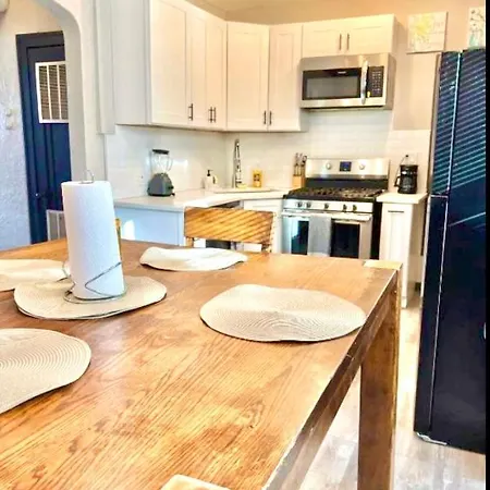 Quiet 1Br, Eat-In Kitchen, Close To Midway
